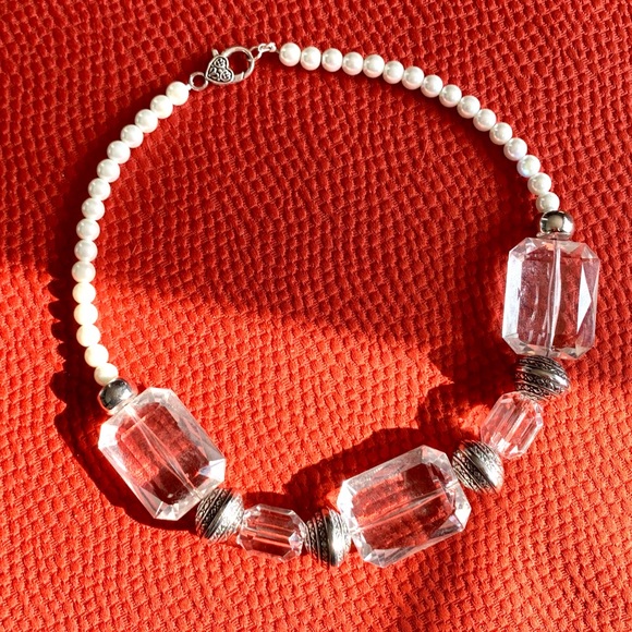 Bold & classy faux pearl and chunky stone necklace - Picture 6 of 8